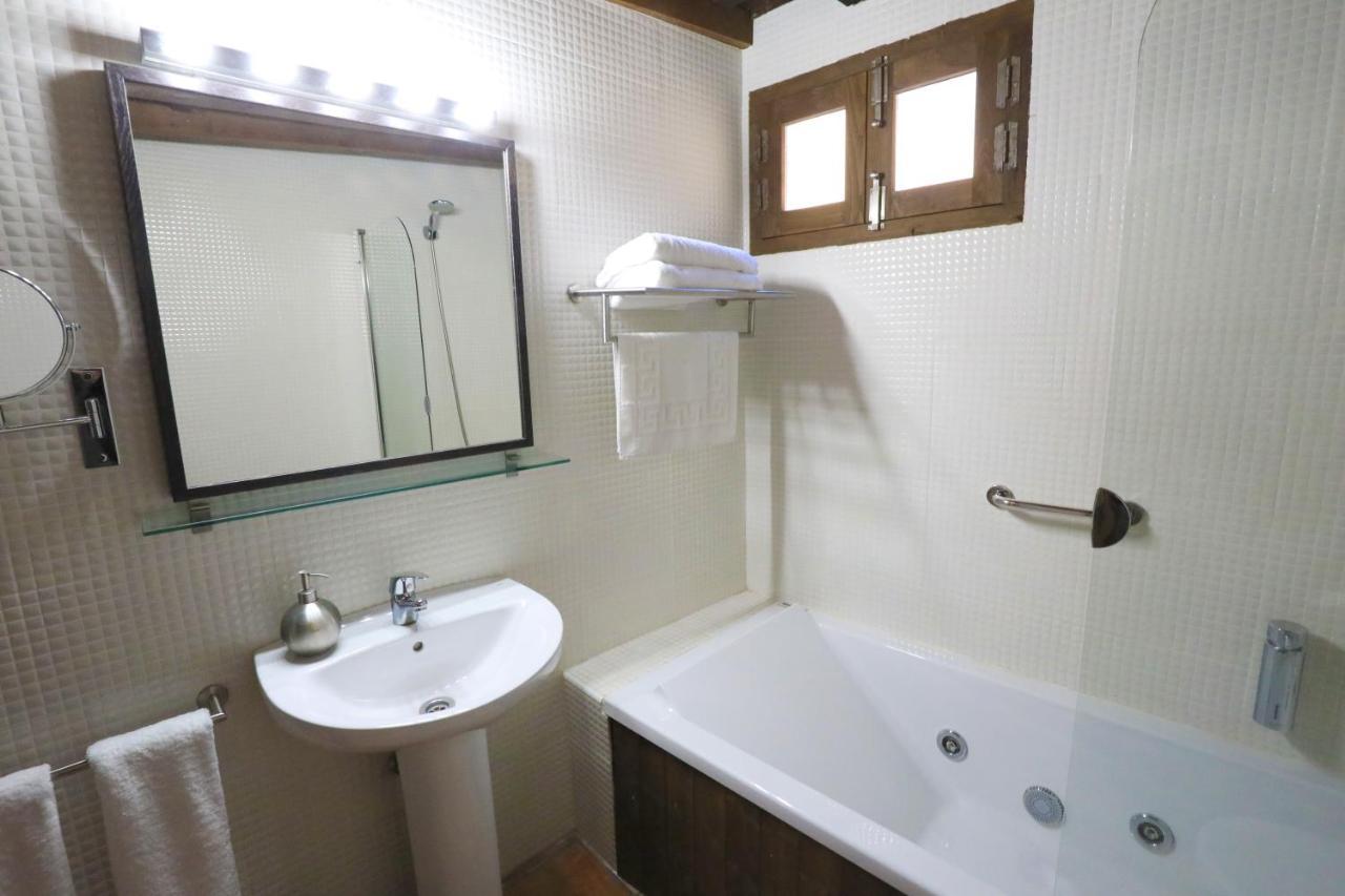 Apartamentos Rurales Spa Casa De Los Escudos Valverde de la Vera Ngoại thất bức ảnh